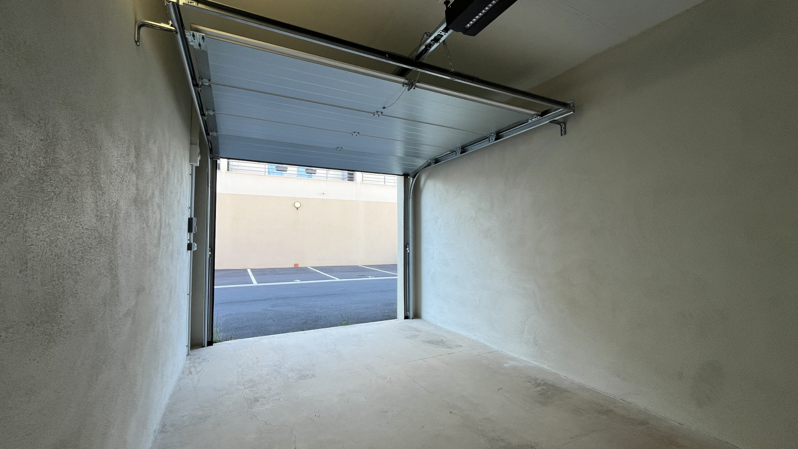 Image_,
            Garage, Valras-Plage, ref :Val-4931