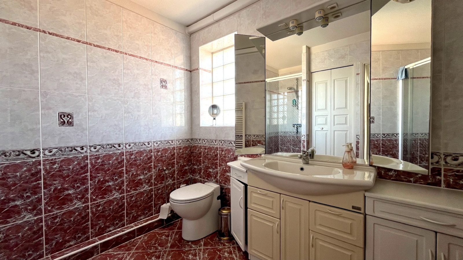 Image_,
            Appartement, Valras-Plage, ref :Val4933