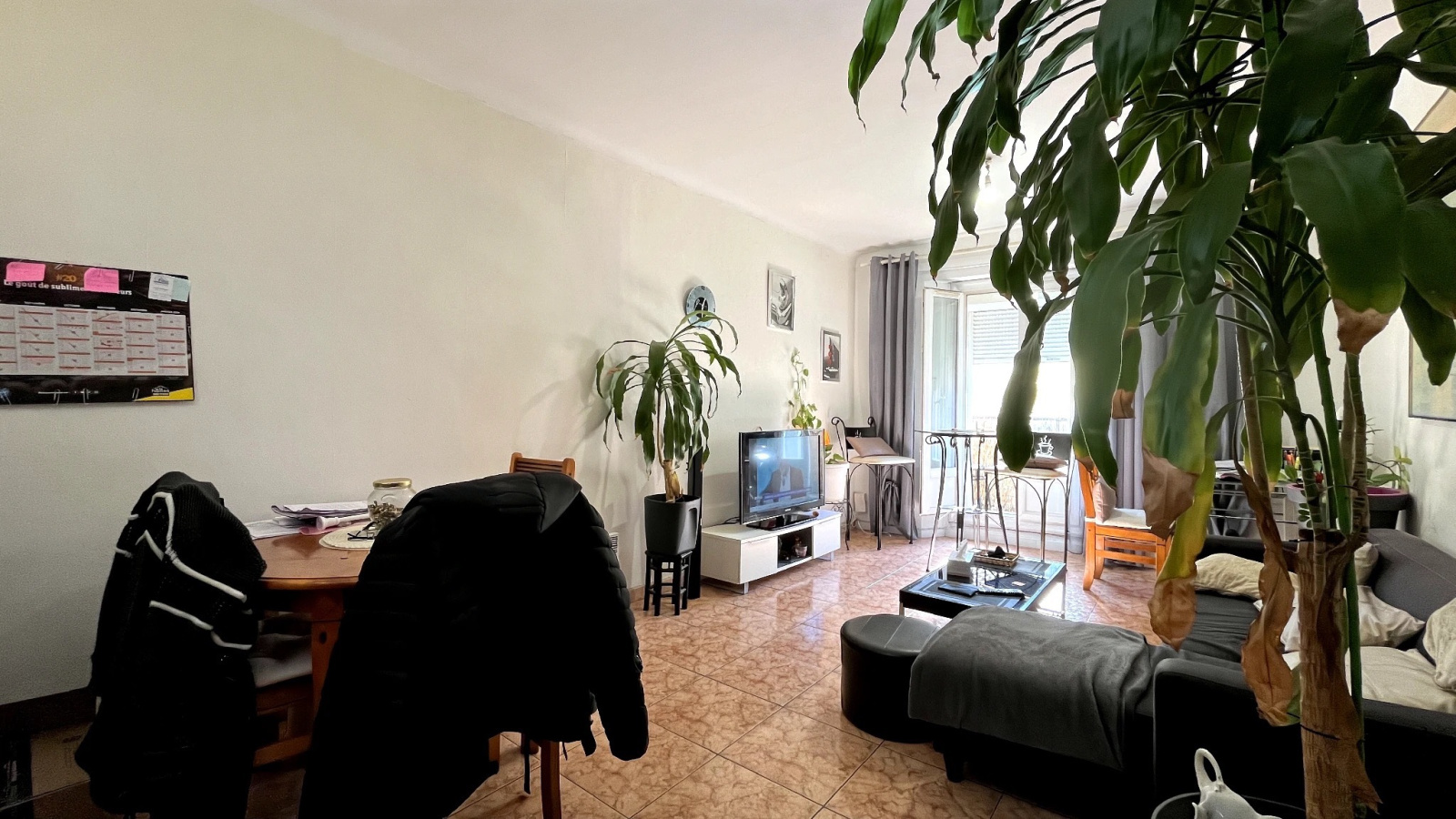 Image_,
            Maison de village, Béziers, ref :4887.