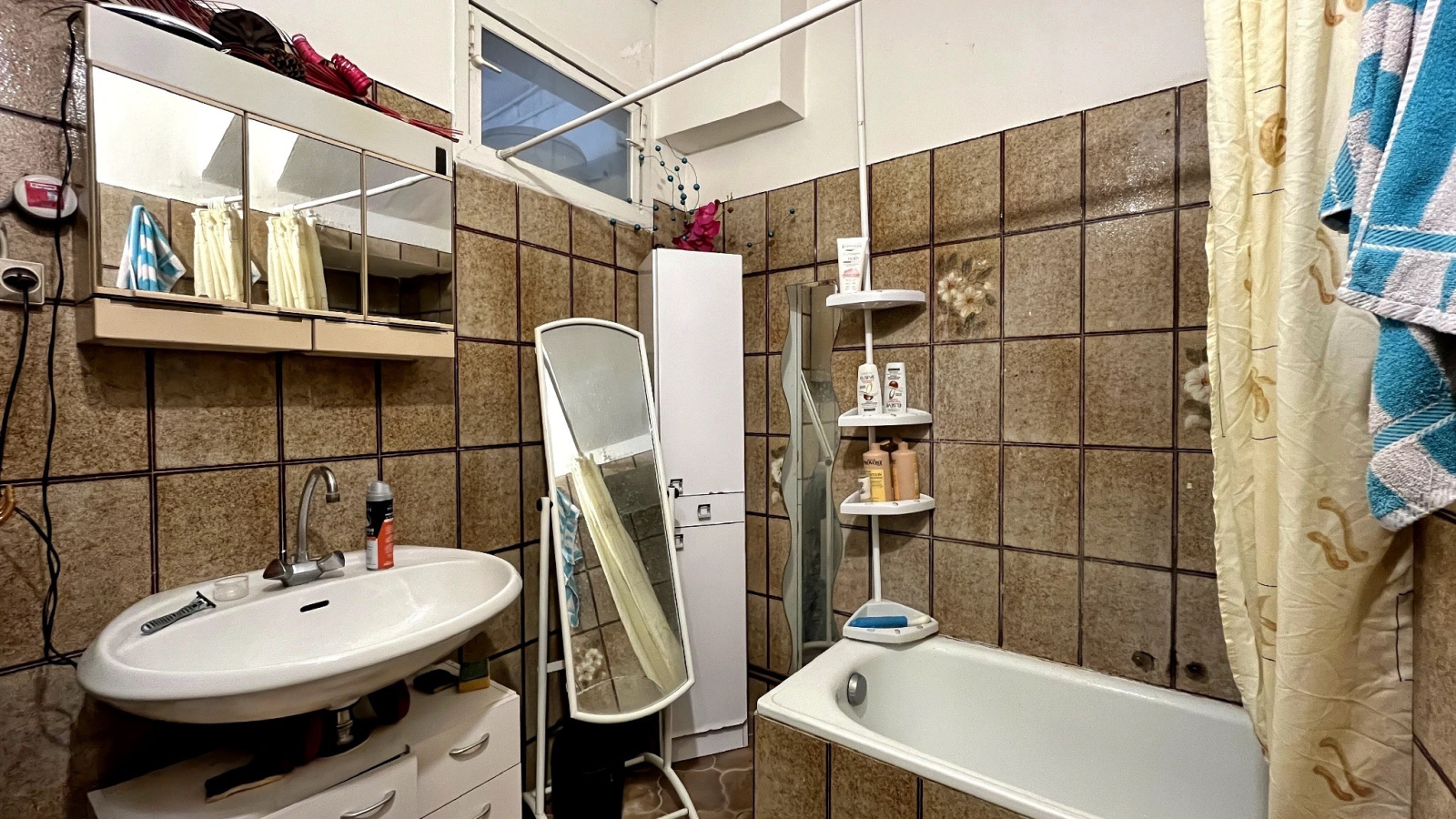 Image_,
            Maison de village, Béziers, ref :4887.