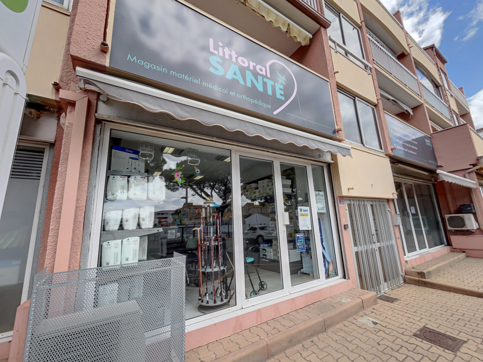 Image_,
            Local commercial, Valras-Plage, ref :Pano