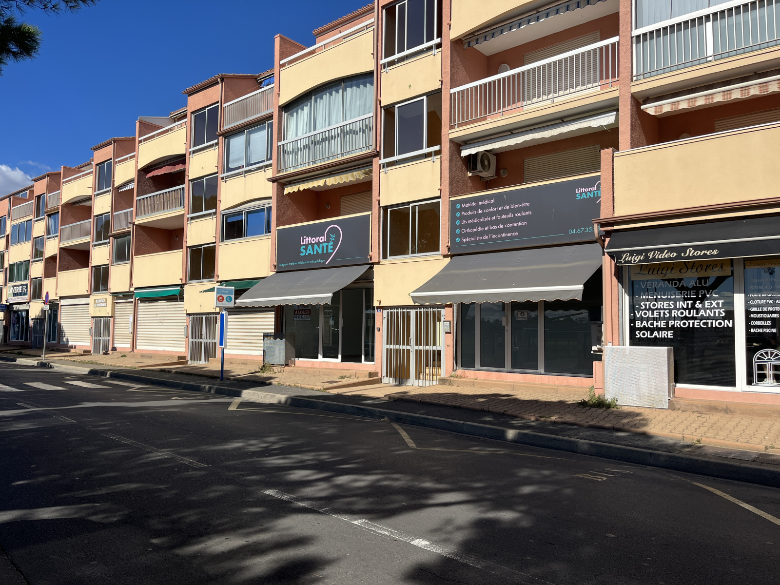 Image_,
            Local commercial, Valras-Plage, ref :Pano