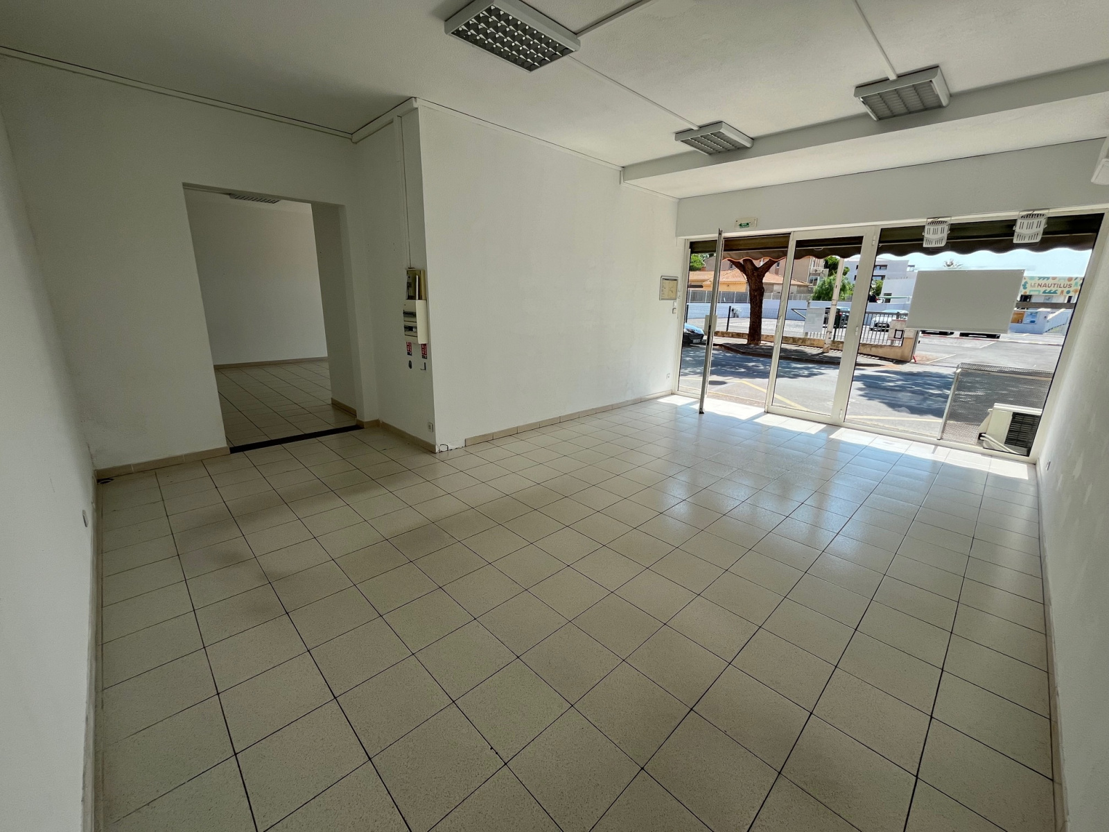 Image_,
            Local commercial, Valras-Plage, ref :Pano