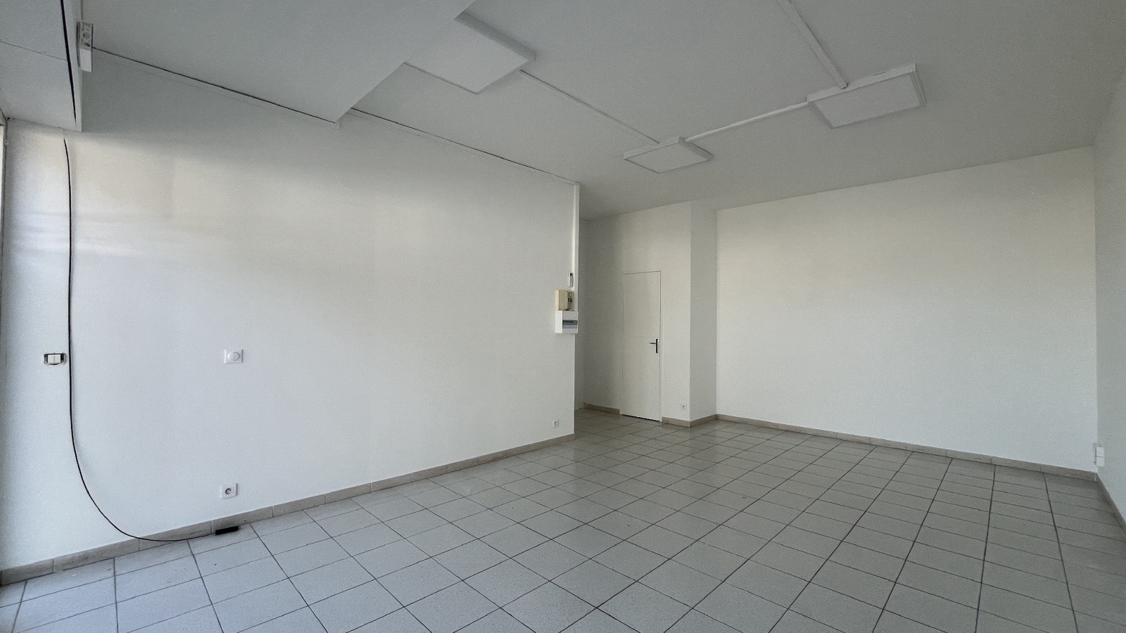 Image_,
            Local commercial, Valras-Plage, ref :