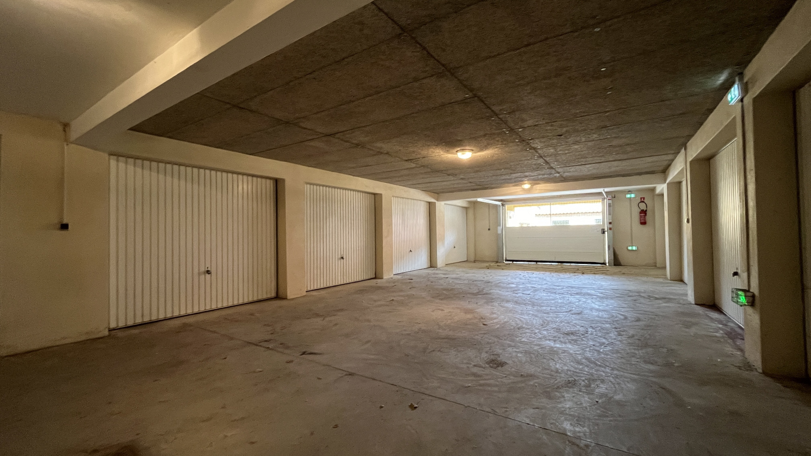Image_,
            Garage, Valras-Plage, ref :Val-4894