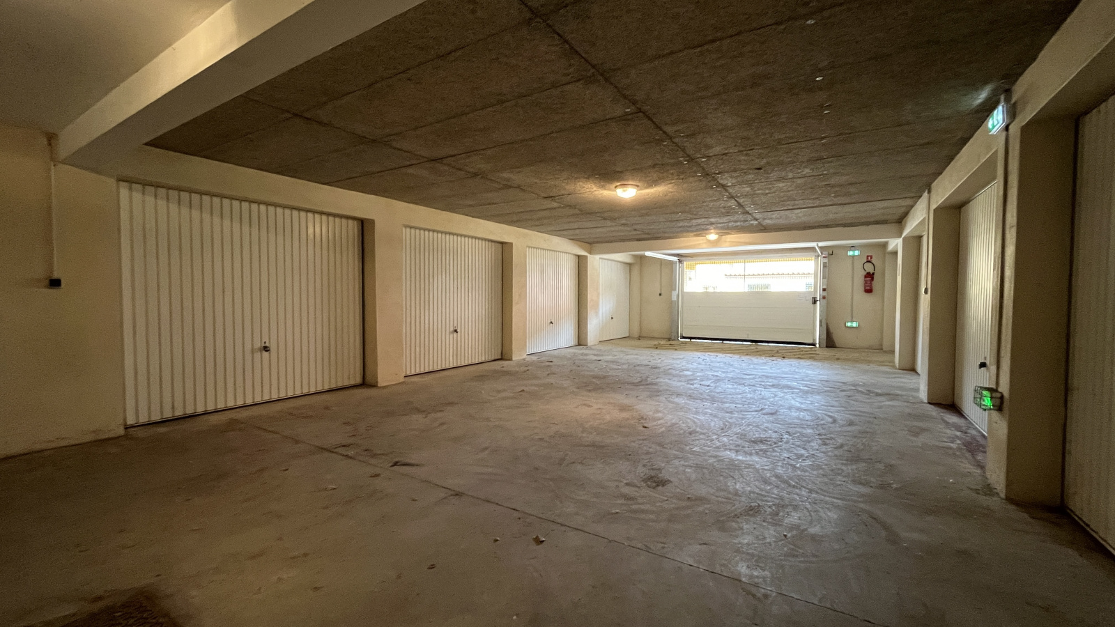 Image_,
            Garage, Valras-Plage, ref :Val-4894