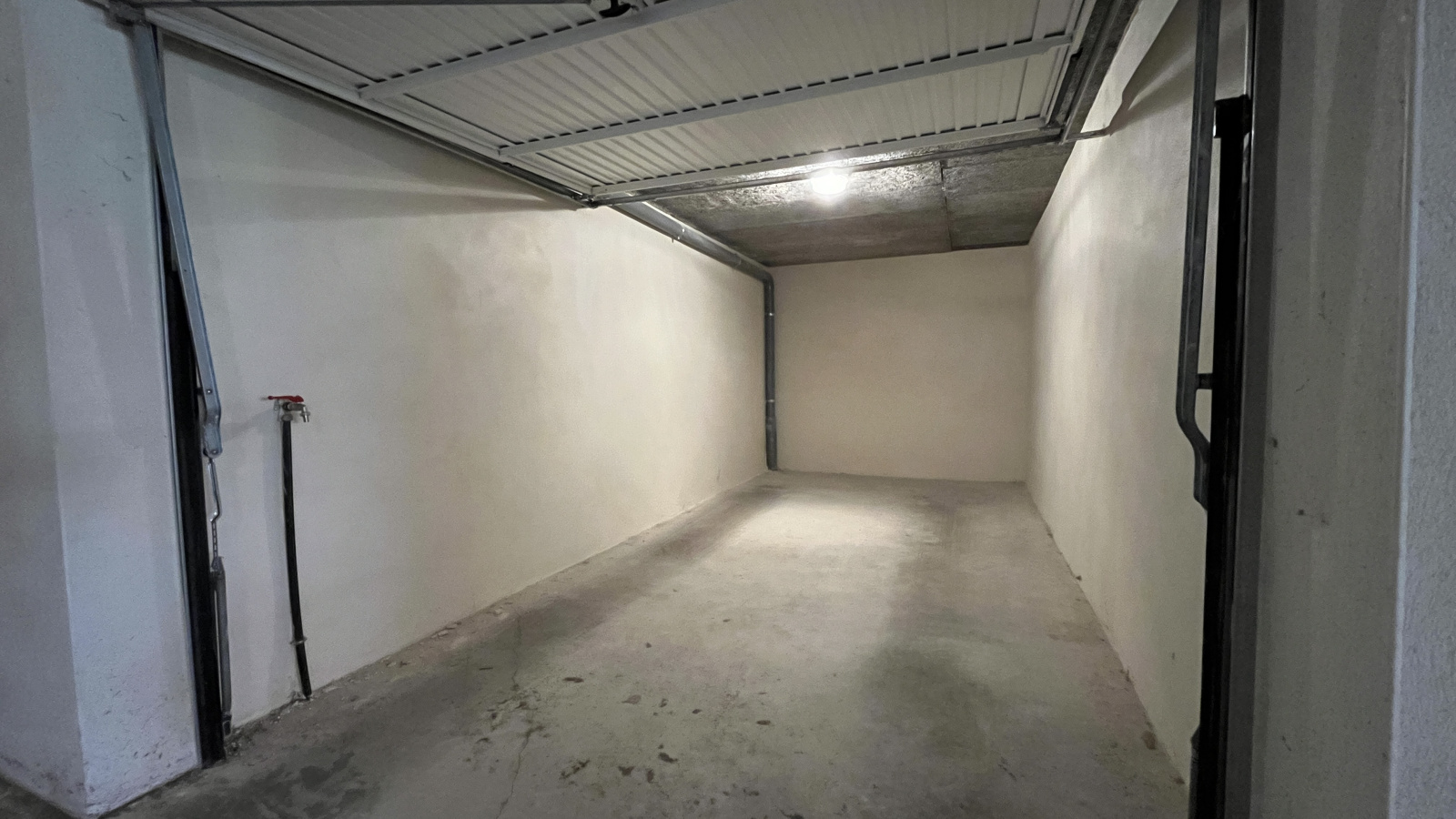 Image_,
            Garage, Valras-Plage, ref :Val-4894
