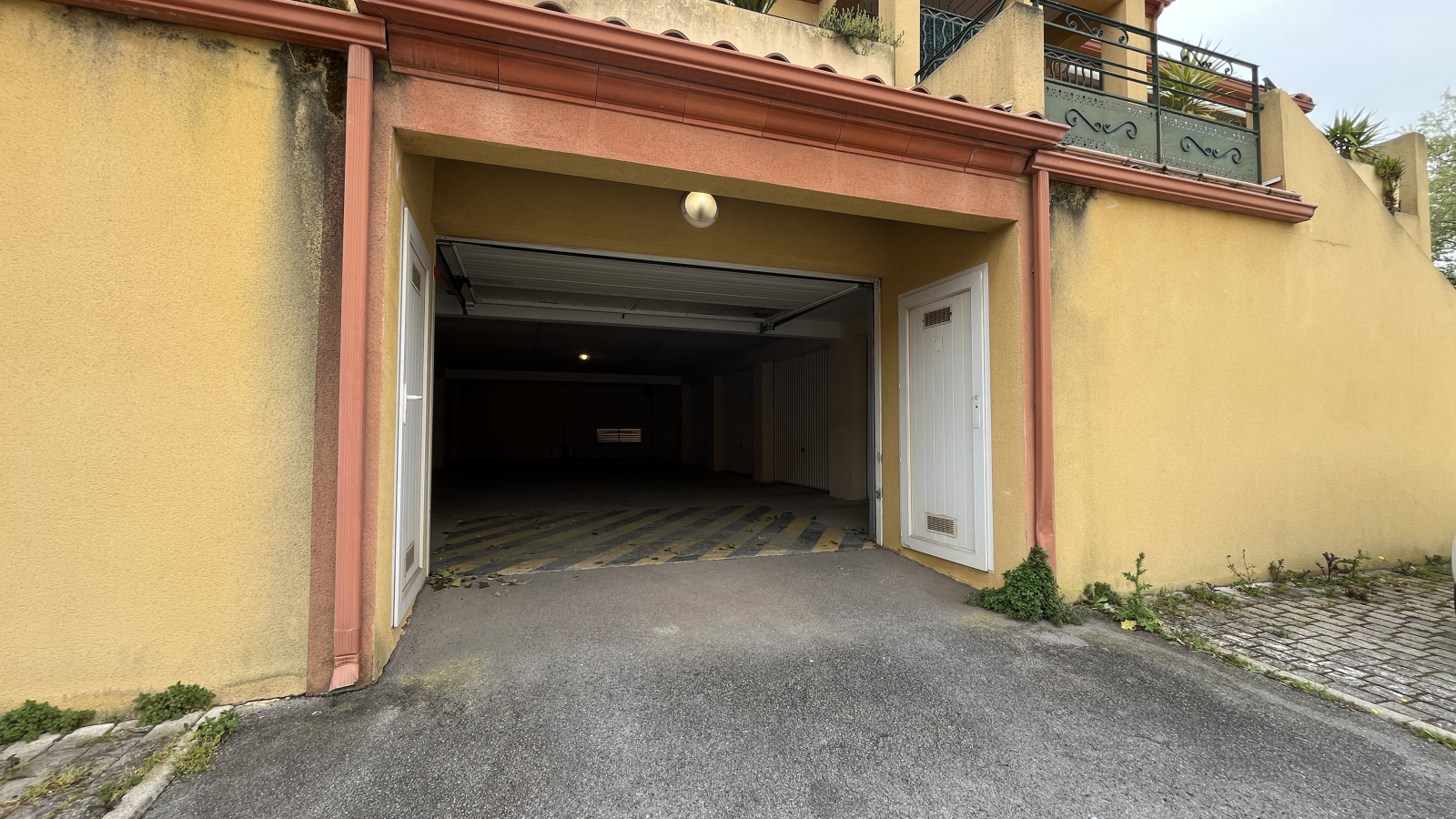 Image_,
            Garage, Valras-Plage, ref :Val-4894