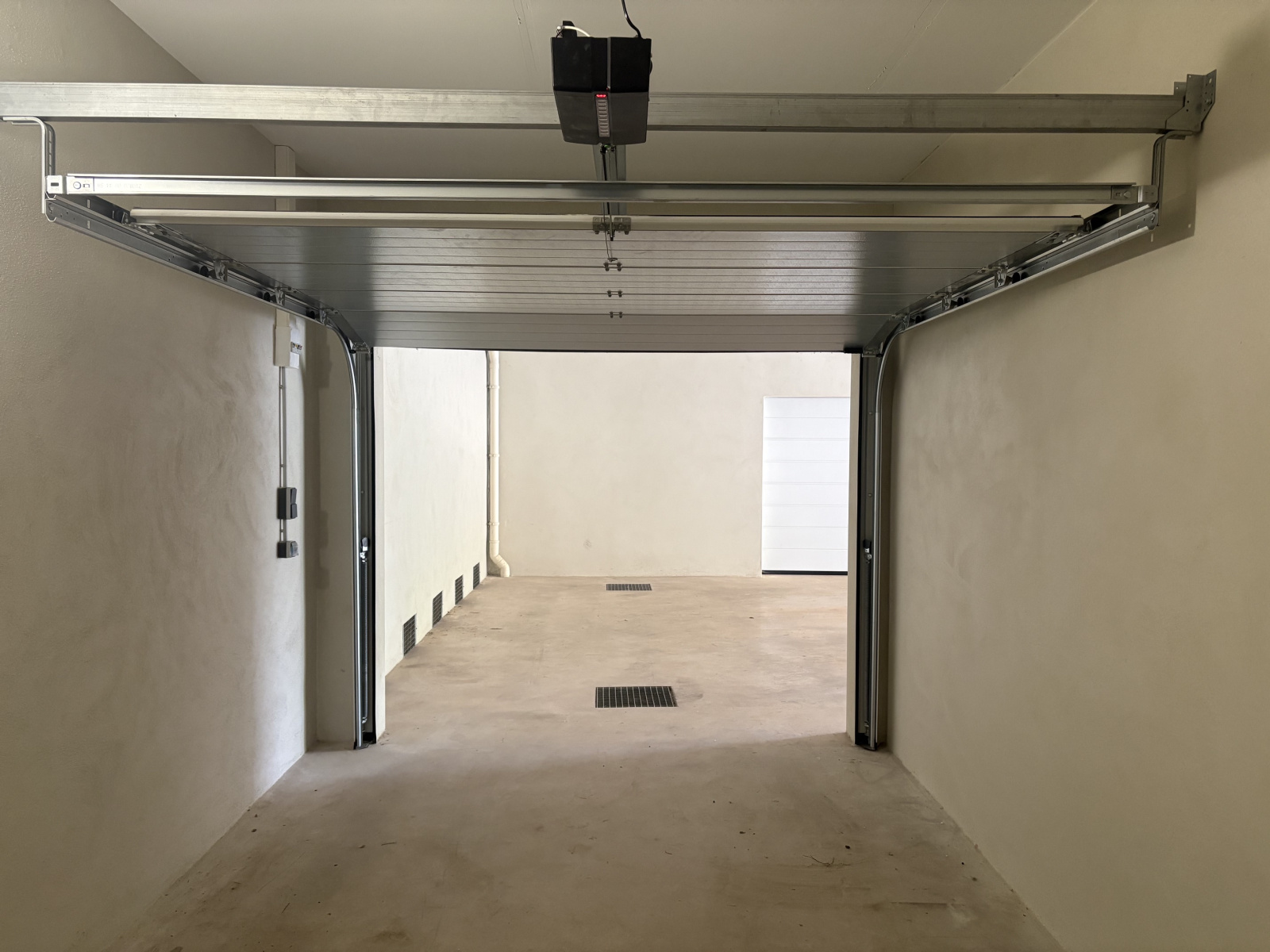 Image_,
            Garage, Valras-Plage, ref :Val-4942