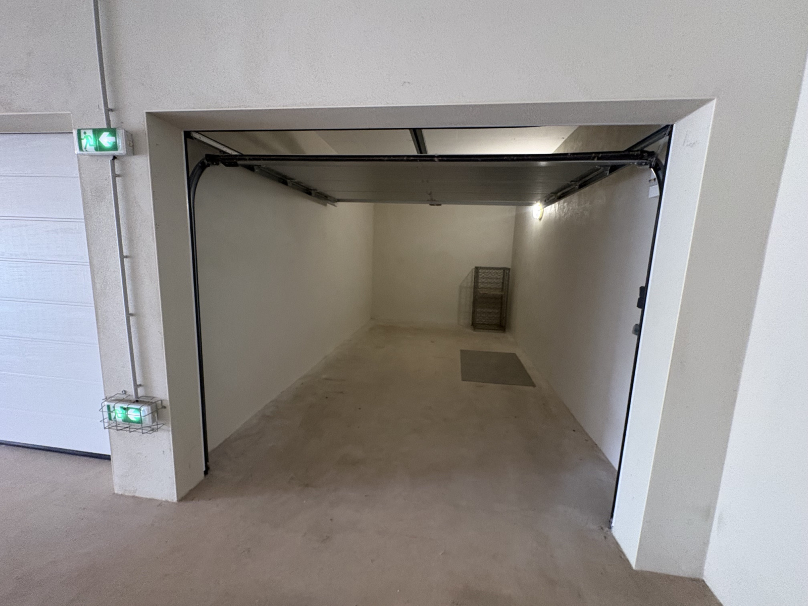 Image_,
            Garage, Valras-Plage, ref :Val-4942