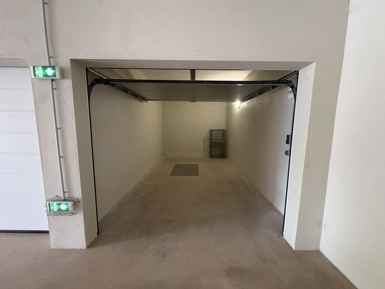 Image_,
            Garage, Valras-Plage, ref :Val-4942